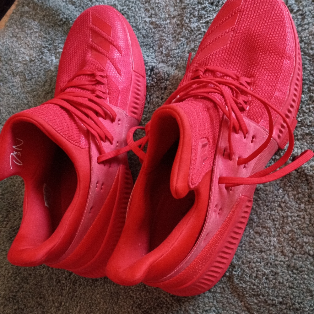 Adidas bounce 11  READ SIZE INFO
